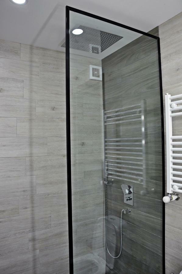Luxury 4-Bedroom Apartment In The Center Тбилиси Екстериор снимка