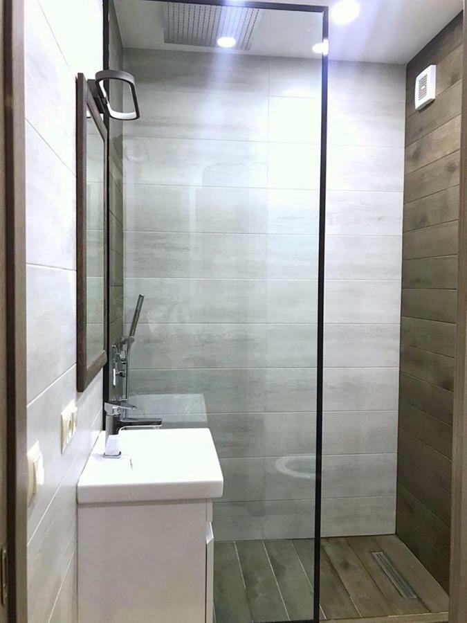 Luxury 4-Bedroom Apartment In The Center Тбилиси Екстериор снимка