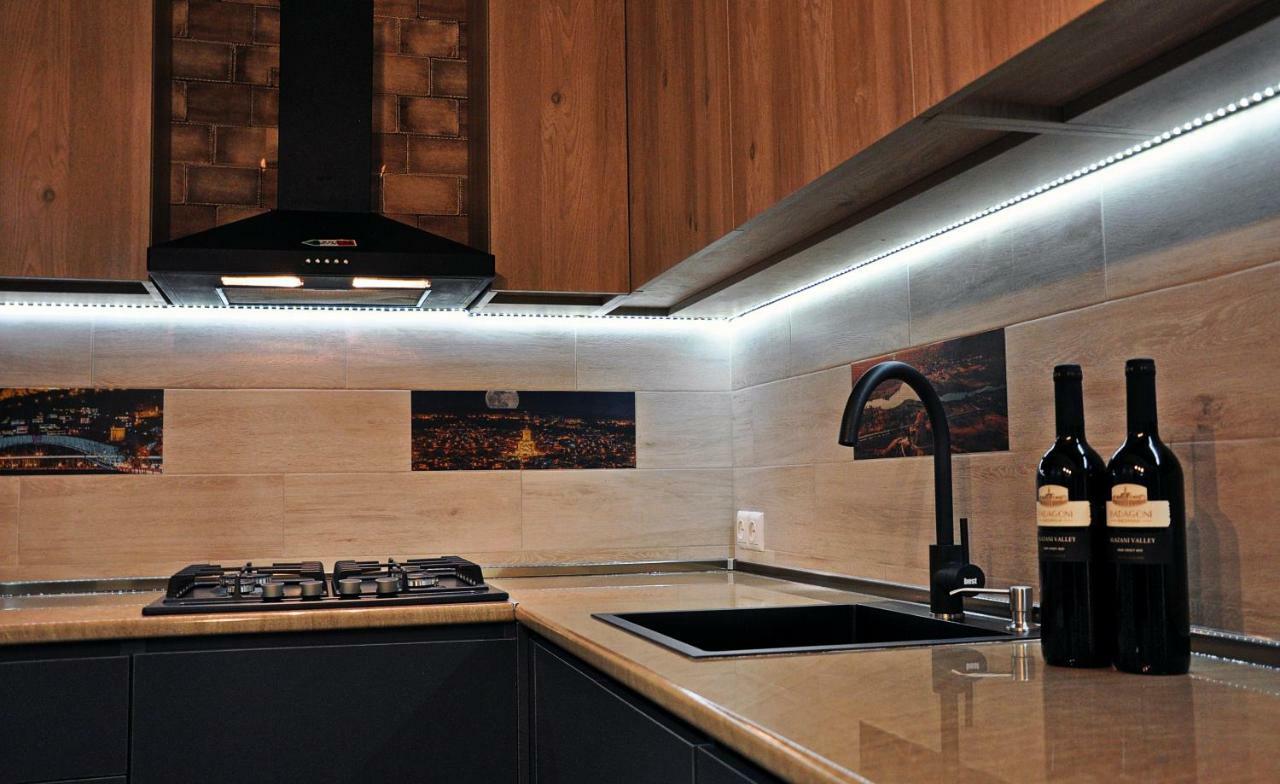 Luxury 4-Bedroom Apartment In The Center Тбилиси Екстериор снимка