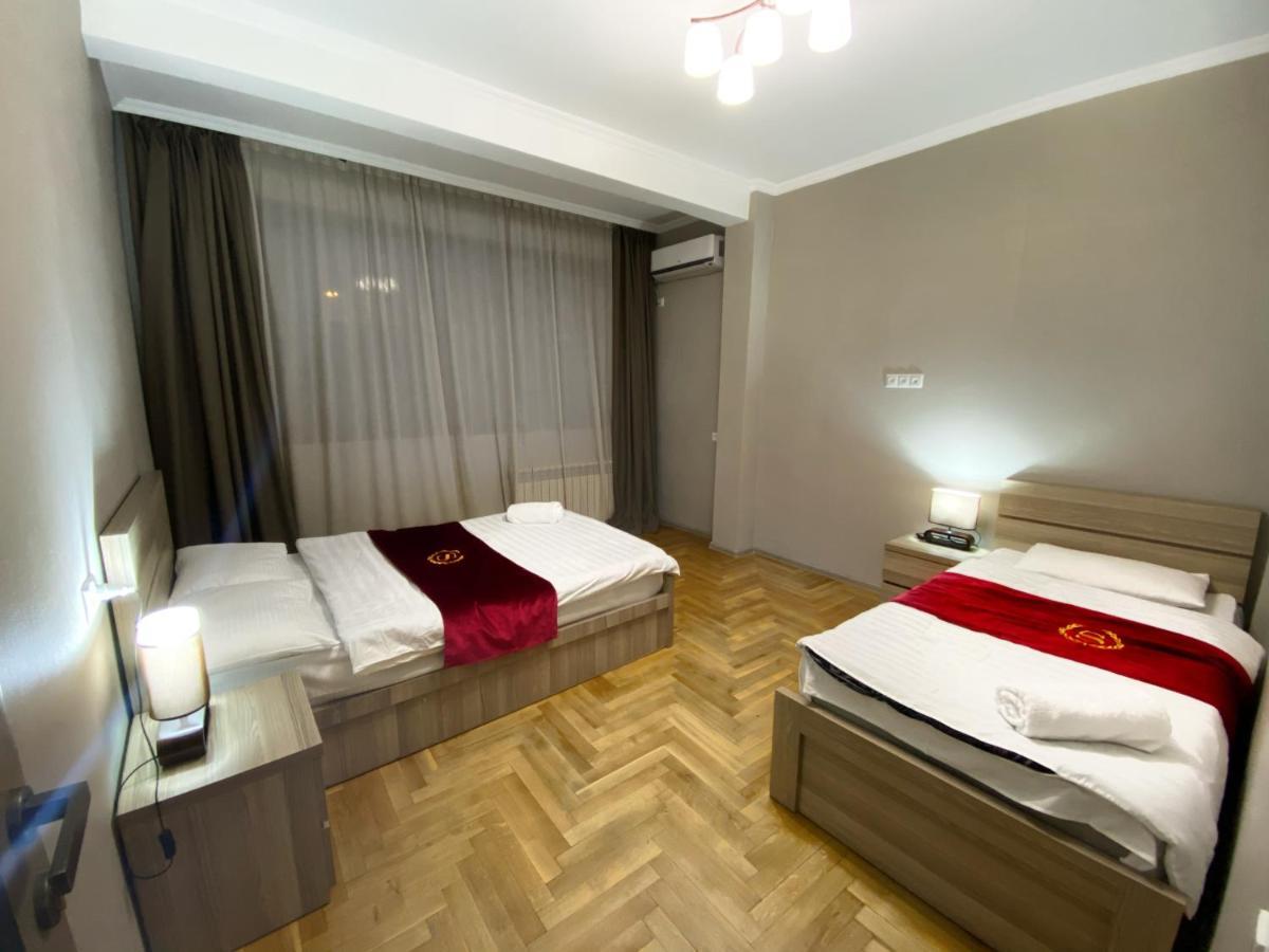 Luxury 4-Bedroom Apartment In The Center Тбилиси Екстериор снимка